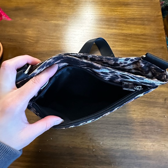 Fila Cheetah Print Crossbody Bag NWOT - Picture 9 of 9